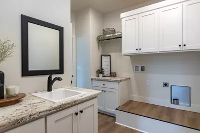 N9053 Southtowne Drive, Menasha, WI 54952 - Photo 22