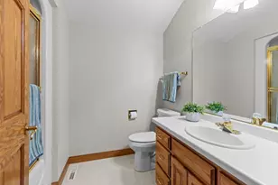 63 Brentwood Ln, Appleton, WI 54915 - Photo 52