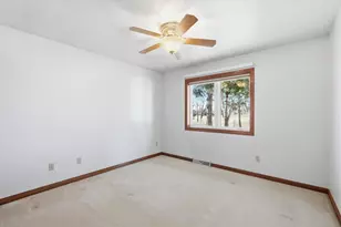 2336 Hopf Ln, De Pere, WI 54115 - Photo 14