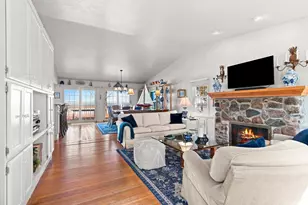 5141 Edgewater Beach Rd, Green Bay, WI 54311 - Photo 10