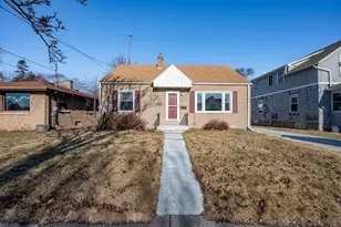 658 Appleton Rd, Menasha, WI 54952 - Photo 1