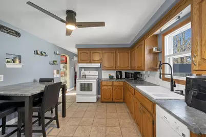 658 Appleton Road, Menasha, WI 54952 - Photo 2