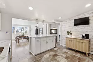 2451 Longtail Beach Ln, Suamico, WI 54173 - Photo 8