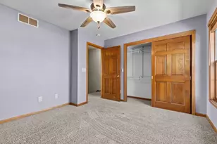 2189 E Prairie Creek Dr, Neenah, WI 54956 - Photo 24