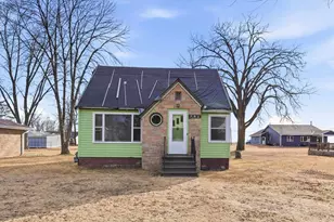 131 Mckinley St, Two Rivers, WI 54241 - Photo 6