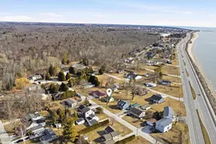 131 Mckinley St, Two Rivers, WI 54241 - Photo 10