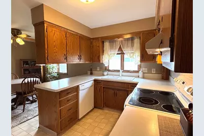 1931 N Summit Street, Appleton, WI 54914 - Photo 6
