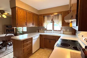 1931 N Summit St, Appleton, WI 54914 - Photo 6
