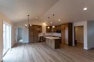 4110 Ridgecrest Ln, Kaukauna, WI 54130 - Photo 8