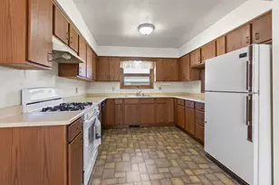 421 Manhattan St, Chilton, WI 53014 - Photo 2