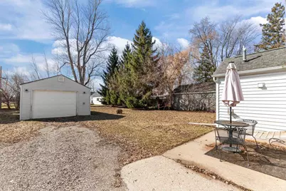231 W Smith Avenue, Oshkosh, WI 54901 - Photo 4