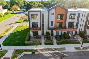 1071 Brookwood Dr, Green Bay, WI 54304 - Photo 2