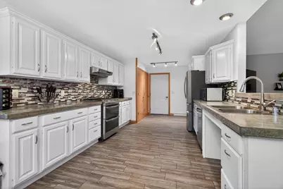 1422 Goldenrod Circle, West Bend, WI 53095 - Photo 10