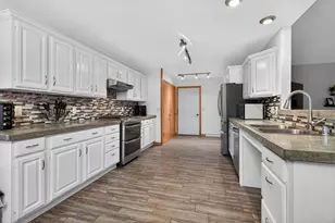 1422 Goldenrod Cir, West Bend, WI 53095 - Photo 10