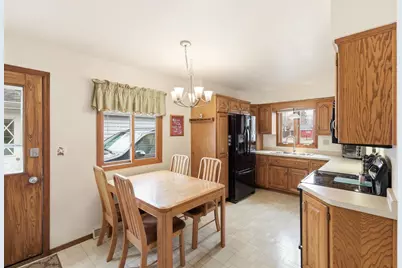 1107 Honeysuckle Lane, Neenah, WI 54956 - Photo 4