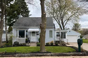 401 Gardner's Row, Appleton, WI 54915 - Photo 2