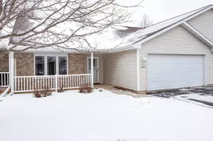 486 Wyldewood Dr, Oshkosh, WI 54904 - Photo 1