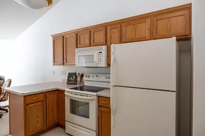 486 Wyldewood Drive #B, Oshkosh, WI 54904 - Photo 10