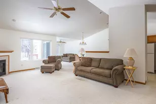 486 Wyldewood Dr, Oshkosh, WI 54904 - Photo 4