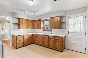 2007 N Division St, Appleton, WI 54911 - Photo 4