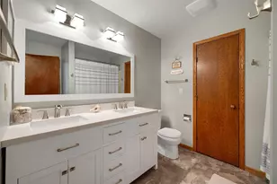 2930 Devroy Ln, Green Bay, WI 54313 - Photo 32