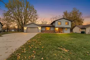 2930 Devroy Ln, Green Bay, WI 54313 - Photo 1