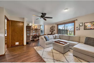 2930 Devroy Lane, Green Bay, WI 54313 - Photo 8