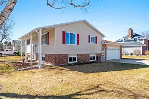 306 Harmsen Ave, Waupun, WI 53963 - Photo 4