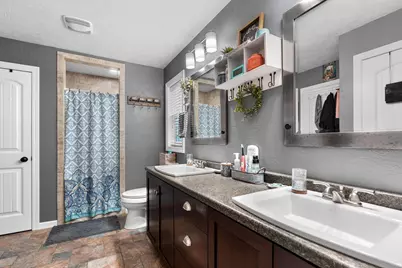 833 Whispering Way, Omro, WI 54963 - Photo 18