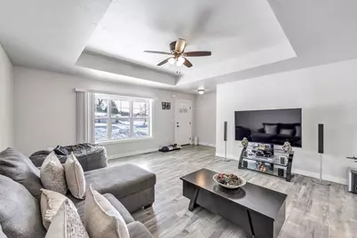 2323 Deckner Avenue, Green Bay, WI 54302 - Photo 6