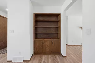 1381 Silverwood Ln, Neenah, WI 54956 - Photo 8