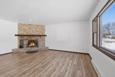 1381 Silverwood Lane, Neenah, WI 54956 - Photo 6