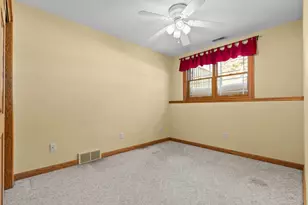 3050 Hunters Pl, Oshkosh, WI 54904 - Photo 38