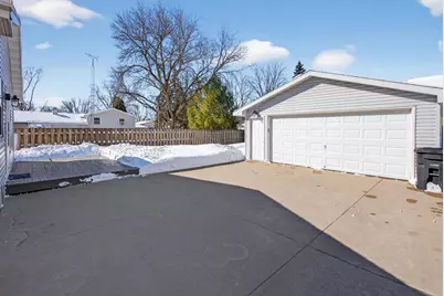1915 Sheridan Street, Oshkosh, WI 54901 - Photo 32