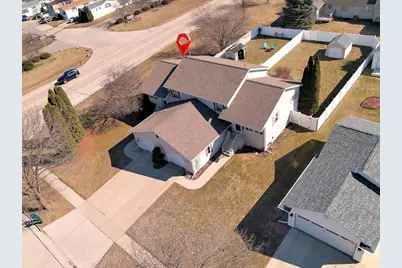 961 Eastman Lane, Fond du Lac, WI 54935 - Photo 4