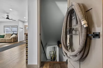 1751 S Oneida Street, Green Bay, WI 54304 - Photo 36