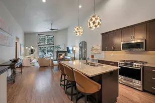 2580-3 Bay Harbor Circle, Green Bay, WI 54304 - Photo 2