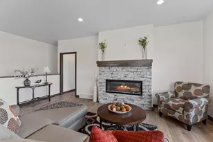 733 Tambour Ct, De Pere, WI 54115 - Photo 8