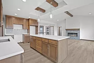 2998 Creekwood Dr, Green Bay, WI 54311 - Photo 18