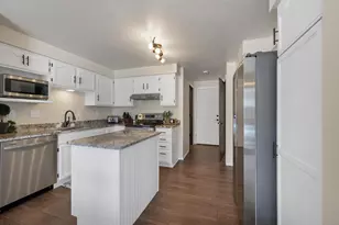 1528 Van Rd, Green Bay, WI 54311 - Photo 10