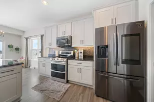 531 S Silver Fox Dr, Kewaskum, WI 53040 - Photo 10