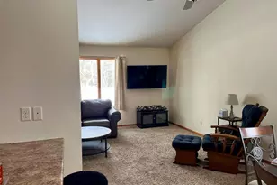 953 Charles Wright Dr, Waupaca, WI 54981 - Photo 6