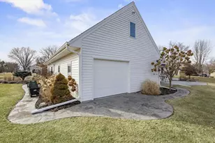 3075 Ridgeway Dr, Neenah, WI 54956 - Photo 48
