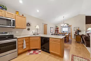 N6007 Westview Dr, Fond du Lac, WI 54937 - Photo 8