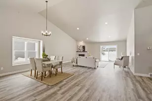 1617 Founders St, Neenah, WI 54956 - Photo 6