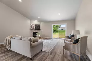1617 Founders St, Neenah, WI 54956 - Photo 4