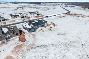 1604 Torchwood Trl, De Pere, WI 54115 - Photo 52