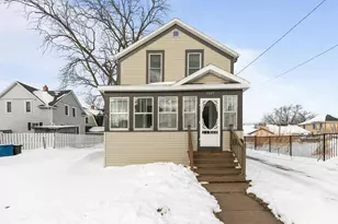 1009 Jefferson St, Oshkosh, WI 54901 - Photo 1