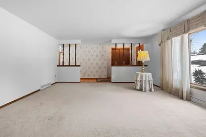 359 Van Caster, Green Bay, WI 54311 - Photo 16