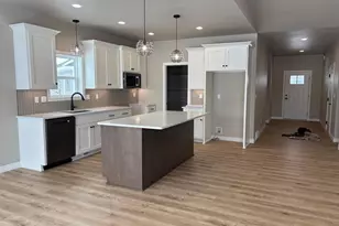 1282 Autumn Fld Ln, De Pere, WI 54115 - Photo 2